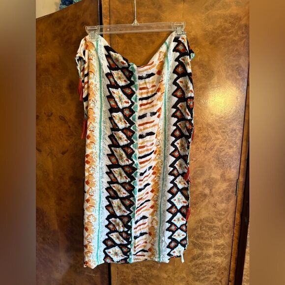 Viscose Neck scarf with tassels - Picture 1 of 4